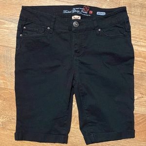 🛍️4/$20🛍️ Faded Glory Black Bermuda Shorts Size 6